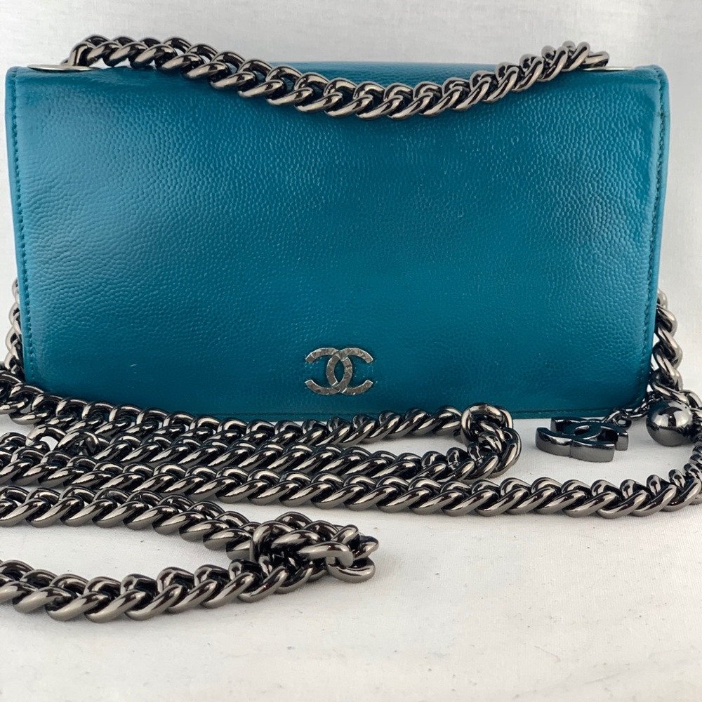 CHANEL Teal Lambskin Chain Crossbody Bag with Gunmetal unbranded chain